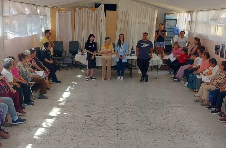 Estudiantes de Preparador Físico de Santo Tomás Copiapó realizaron actividad con personas mayores del Cesfam Rosario