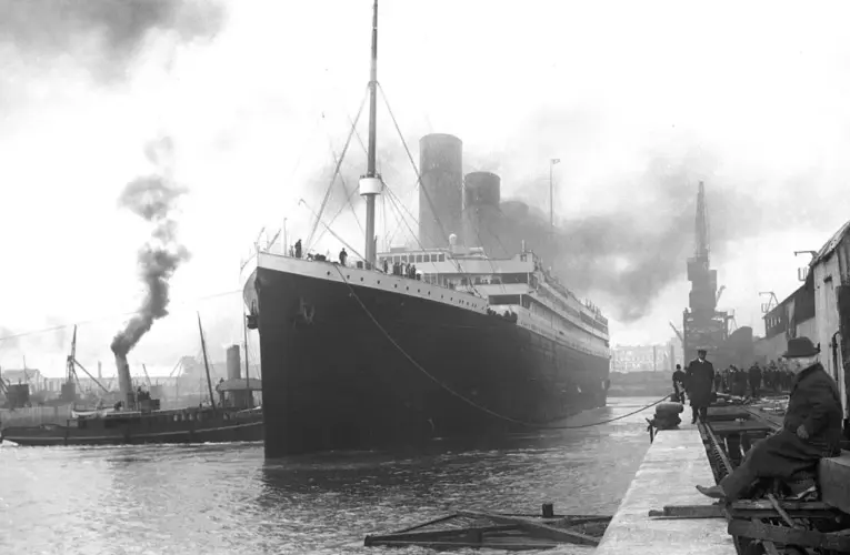 ¡Increíble hallazgo en el Titanic: Una cámara de 110 años revela secretos escalofriantes que te dejarán sin palabras!