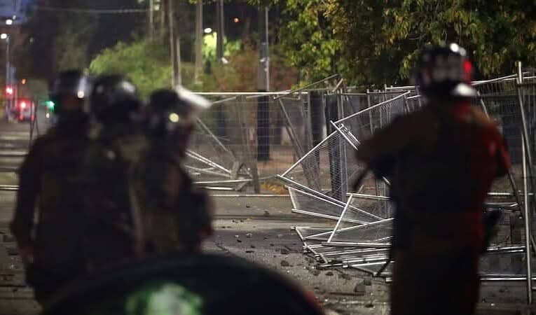 Cuando proteger se convierte en peligro: El zorrillo que aplastó la verdad en el Monumental
